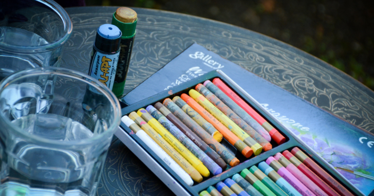 Spinning Babies Spinning Babies® website helps birthing parents and their providers have an easier birth with the baby in any position. Visit our Baby Positions for more in depth resources to activate your birth physiology.