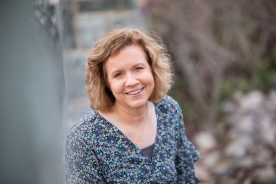 Elizabeth Taber Spinning Babies Headshot 18 scaled 2 400x267