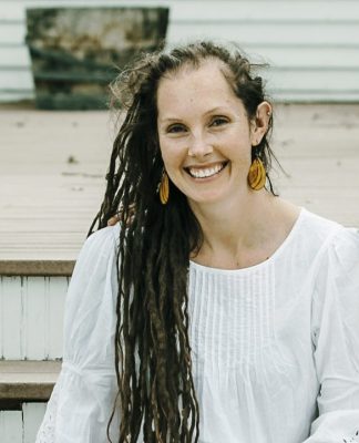 Kelli Headshot 324x400