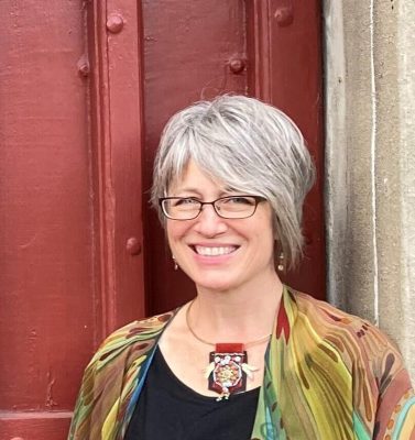 Shannan Nakielny head shot 3 377x400