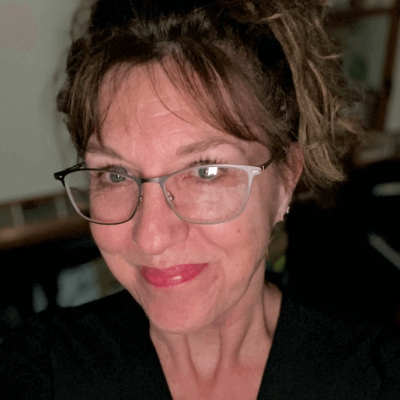 gwen a headshot 3 2 1 400x400