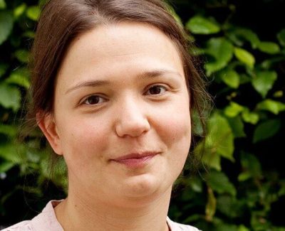 yvonnephoto 3 2 400x325