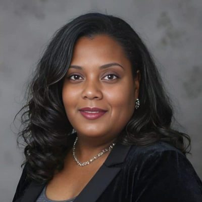Tracey Russell  headshot 2 600x600 1 400x400